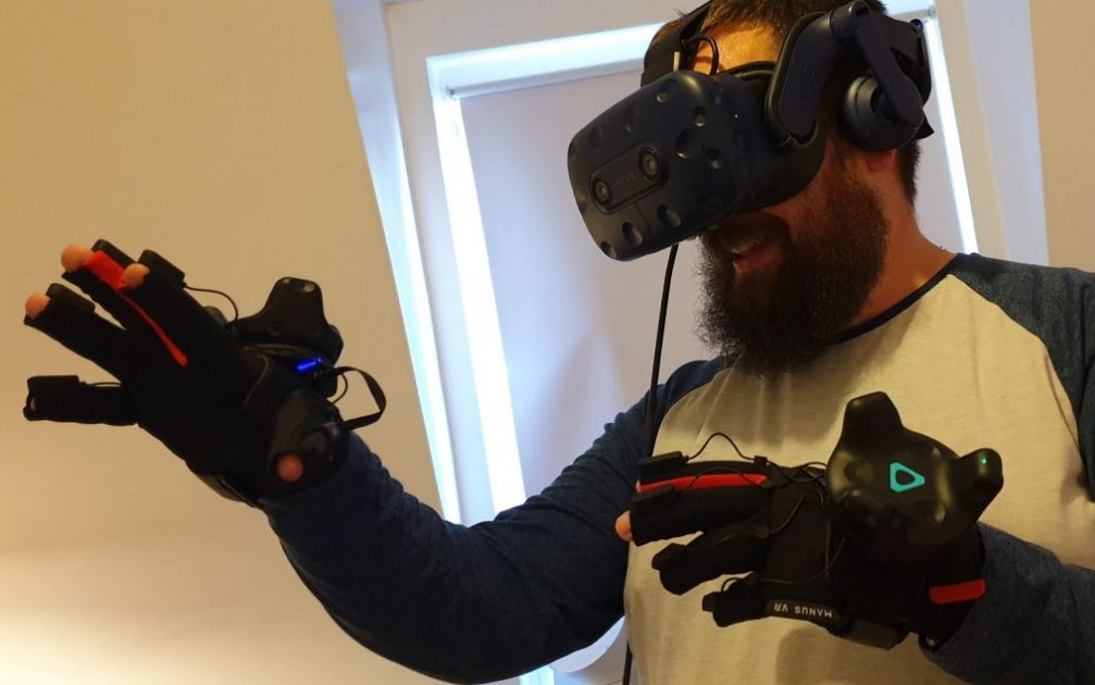 Hands-On With Manus Prime Haptic Gloves
